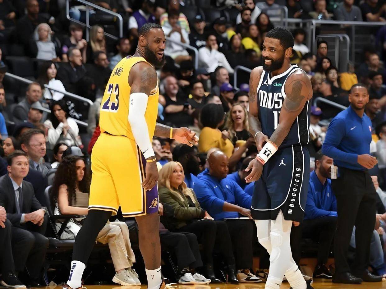 包含风云突变芝加哥公牛集结日扳平良机詹姆斯怒砍35分，转会期洛杉矶湖人战术微调直接炸裂的词条